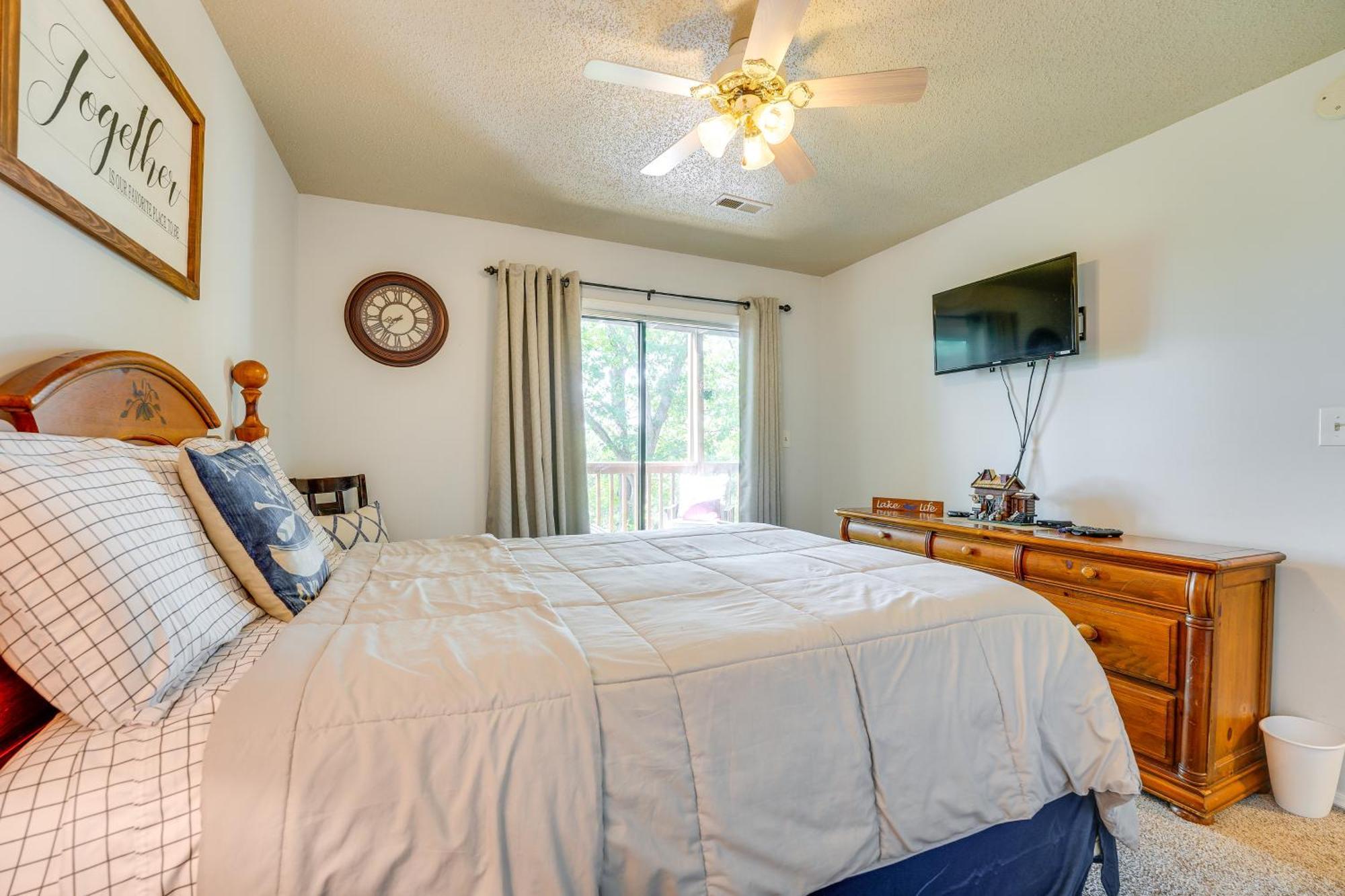Reed Springs Condo With Furnished Deck And Pool Access Reeds Spring Bagian luar foto